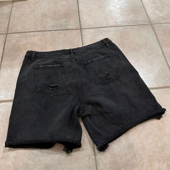 wild fable Women's Short Jean Black Size 12 - Picture 2 of 3